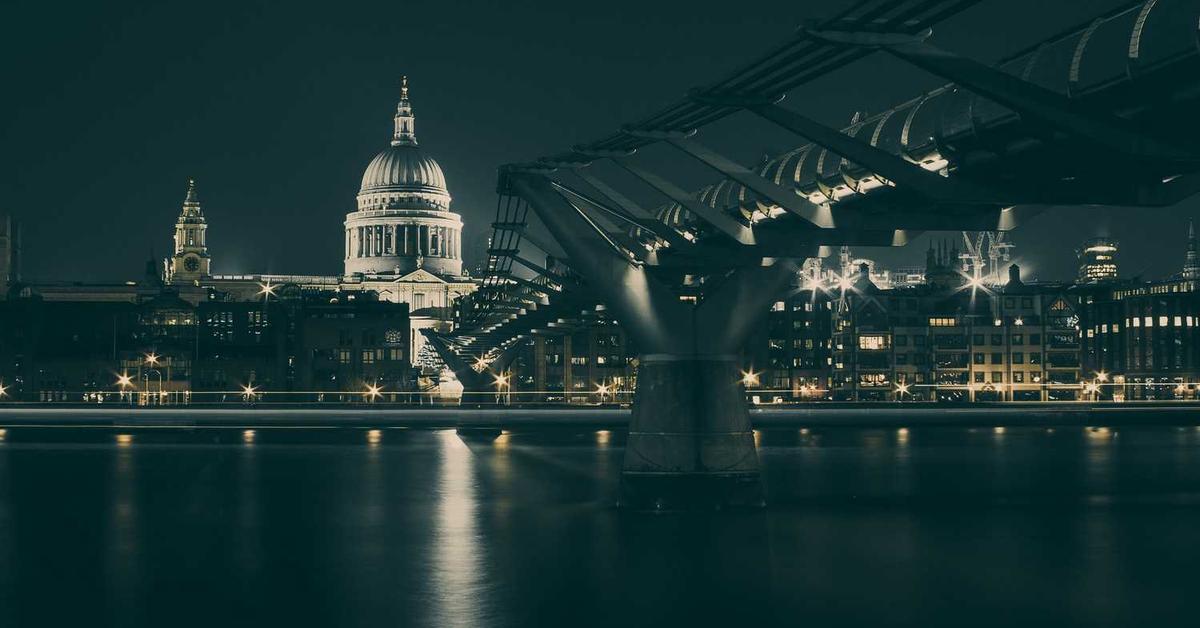 Headless CMS: Przyszłość Stron Internetowych i Biznesu Online w 2025?
