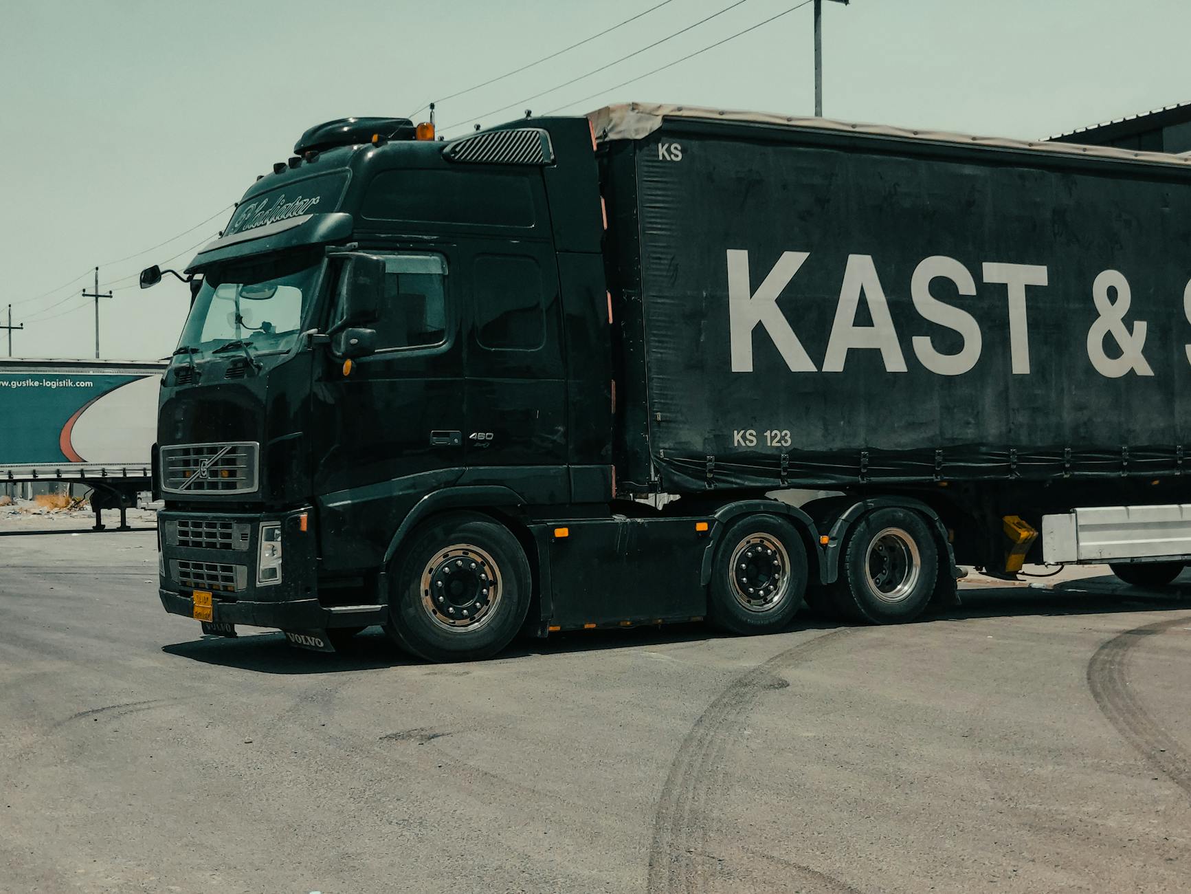 Strony internetowe dla firm transportowych – wymagania, koszty i SEO