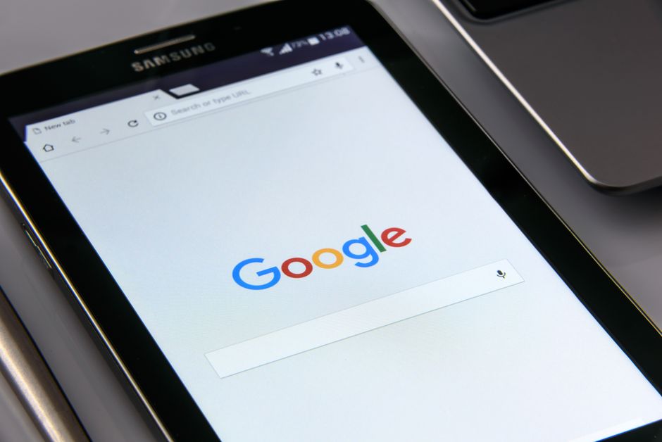 Strona internetowa czy wizytowka Google - co wybrac dla firmy w 2026 roku